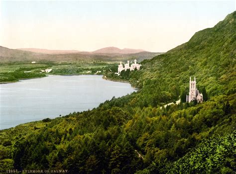 Kylemore Abbey – the incredible story of an Irish castle on a lake – 5-Minute History