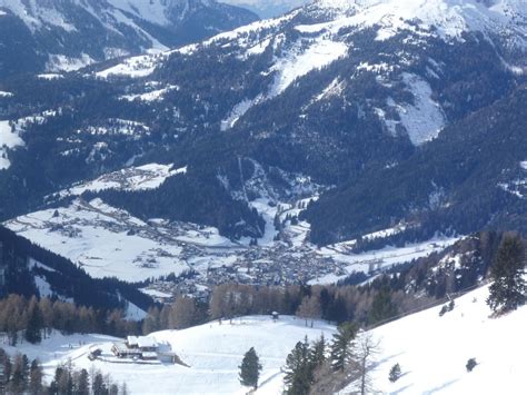 A Guide to Skiing in Pozza di Fassa - Maison Sport Blog