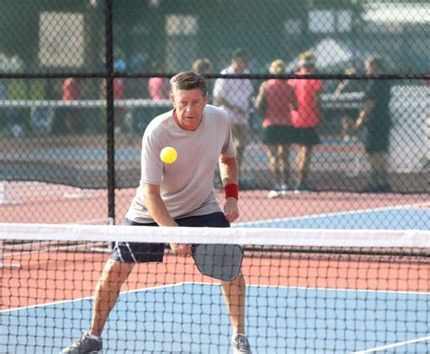 How To Do a Dink Shot in Pickleball - PickleVine.com