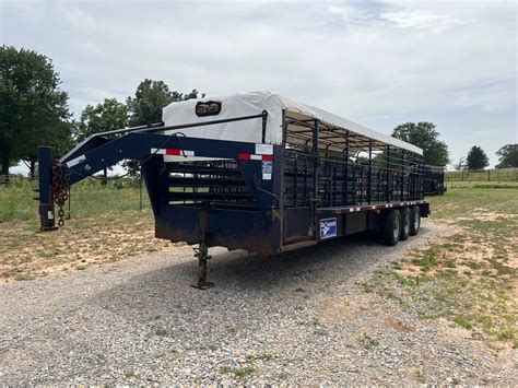 Gooseneck Cattle Trailer 28’ X 7’ 2000 model