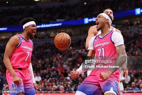 Daniel Gafford of the Washington Wizards celebrates a dunk against ...