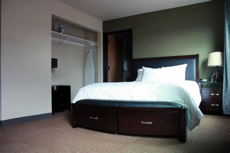 Hotel Accommodations | The Sitka Hotel, Restaurant & Lounge