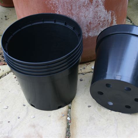 Large Black Plastic Plant Pots - Harrod Horticultural