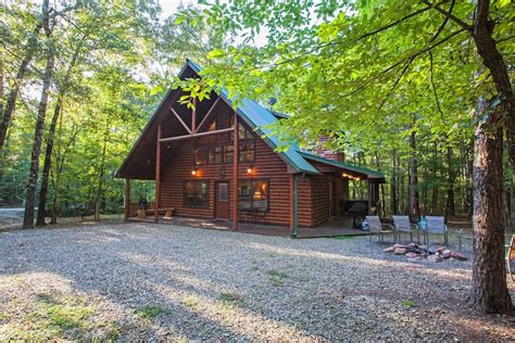 Big Bear Cabin in Broken Bow, OK - Sleeps 8+ - Hidden Hills Cabins