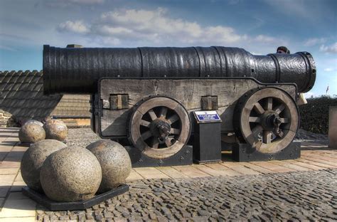 Mons Meg leaves Edinburgh Castle for specialist check | UK Archaeology News