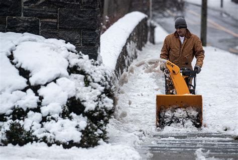 National power outage map: Over 400,000 outages across East Coast amid massive winter storm