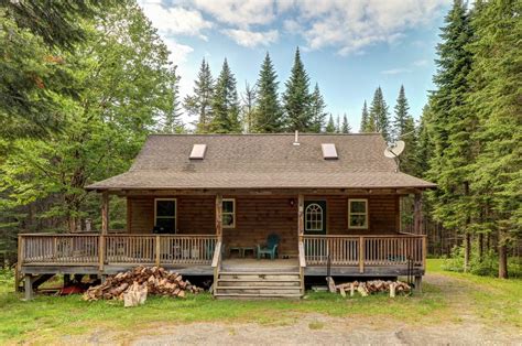 7 Dog-Friendly Cabins Around Moosehead Lake | Vacasa