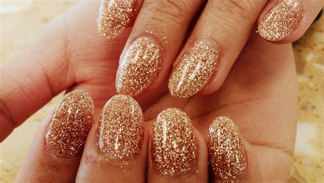 30 CLASSY GOLD GLITTERY NAIL DESIGNS..... - Godfather Style