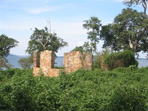 Idi Amin's ruined house? | Ruins on an island said to have b… | Flickr