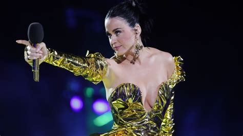 Katy Perry - Roar and Firework (Live at King Coronation Concert) - YouTube