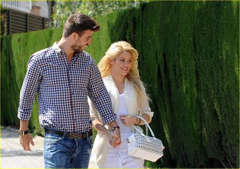 LATEST PHOTO VIEW: Shakira's New Boyfriend Gerard Pique Celebritys news ...