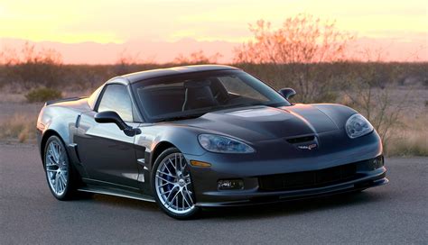 2009 Corvette ZR1: Ruthless Pursuit of Power: Supercharged Edition ...