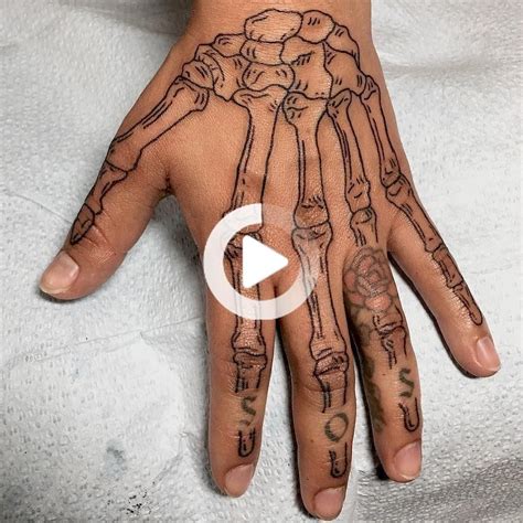 Pin on mandala hand tattoo | Tatouage, Tatouage main squelette, Main ...