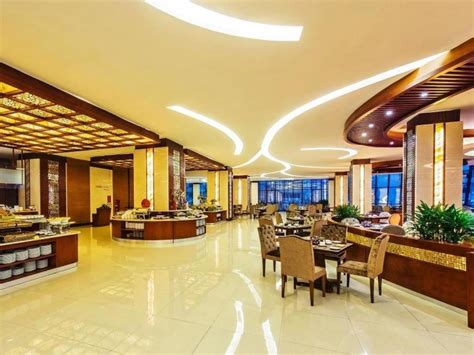 Muong Thanh Luxury Quang Ninh Hotel in Halong - Room Deals, Photos ...