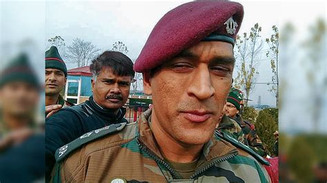 MS Dhoni photos in Army Uniform: MS Dhoni Joins Territorial Army ...