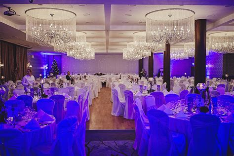 Irish Winter Wedding | Cavan Crystal Hotel - DKPHOTO