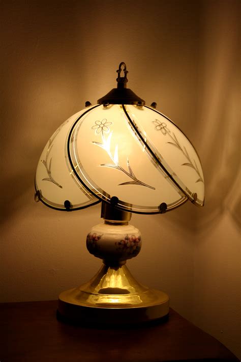 Bedside Lamp with Glass Shade – Photos Public Domain