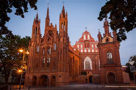 Church of St. Anne in Vilnius | Wondermondo