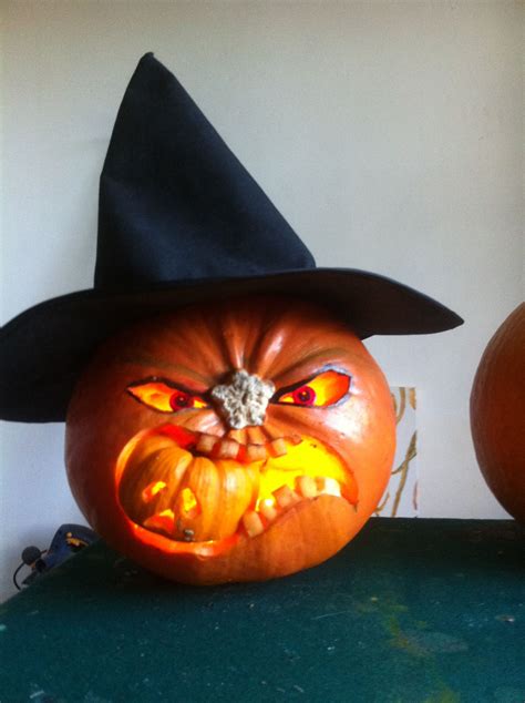 20+ Witch Pumpkin Carving Ideas – DECOOMO