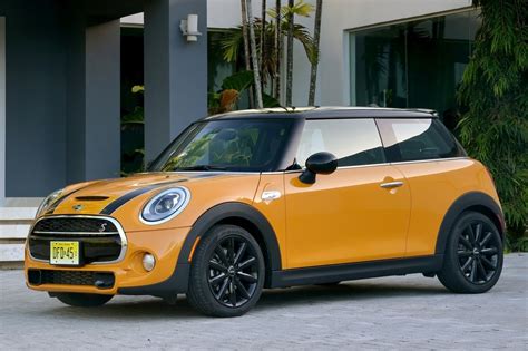 2017 MINI Hardtop 2 Door Hatchback Pricing - For Sale | Edmunds