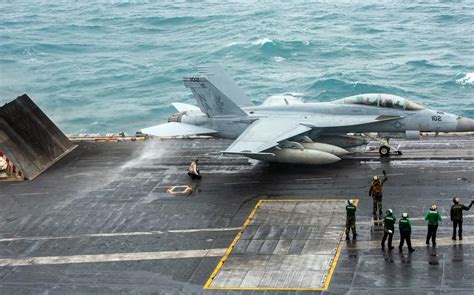 Navy’s Super Hornet fighter jets are aging worse than F-18 predecessors ...