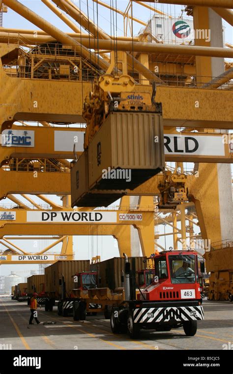 DP World Dubai Ports World Container Port UAE Teus Stock Photo - Alamy