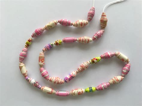 Paper bead necklace | Paper beads necklace, Beaded necklace, Beaded ...