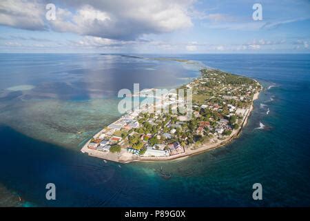 FRENCH POLYNESIA TUAMOTU ARCHIPELAGO MANIHI ATOLL THE LAGOON CORAL Stock Photo: 881208 - Alamy