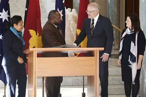 Papua New Guinea open to Chinese and Australian investors | AP News