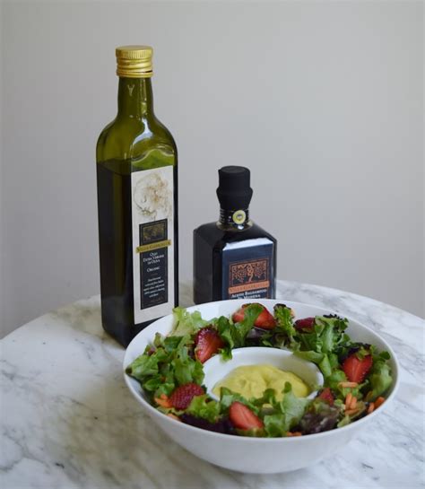 balsamic vinegar olive oil salad dressing