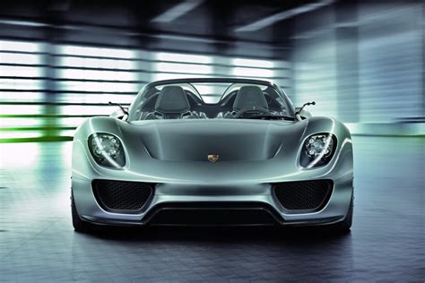 Watch Porsche Build Their 918 Spyder Hybrid By Hand - Airows