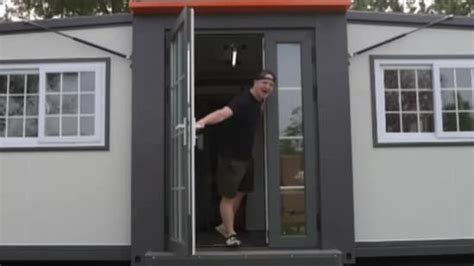 YouTuber Unspeakable unboxes a 19 ft x 20 ft house bought on Amazon - Hindustan Times