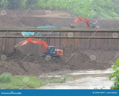 Dam construction project editorial photo. Image of overpass - 255673941