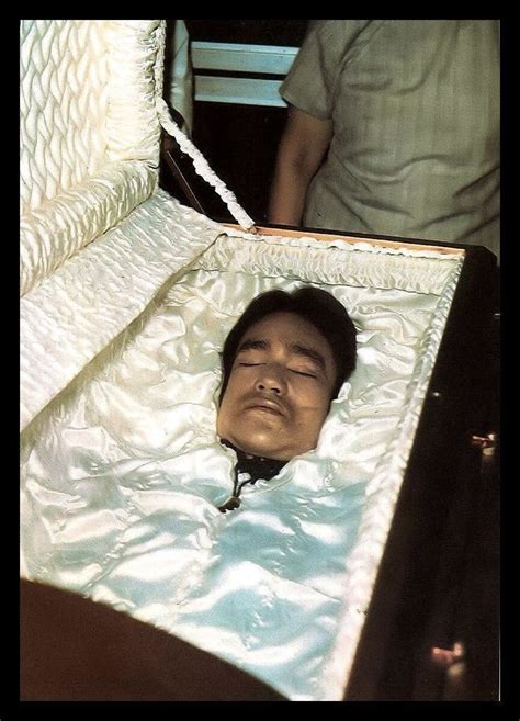 71 best Bruce Lee's funeral images on Pinterest | Funeral, Bruce lee ...