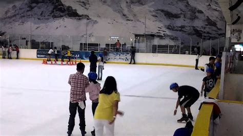 Mall of Asia Ice skating 2014 - YouTube