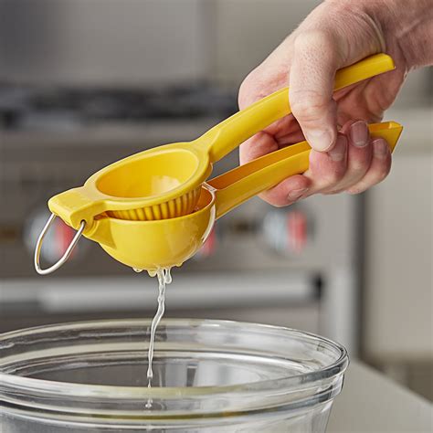 Lemon Squeezer - Handheld Citrus Squeezer | WebstaurantStore