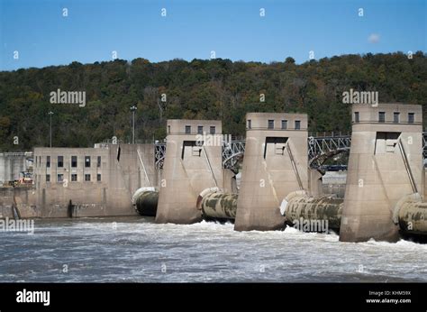 Eleanor locks and dam hi-res stock photography and images - Alamy