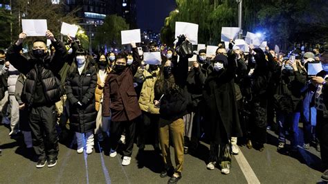 At a China Covid Protest, a Mix of Giddy Elation and Anxiety - The New York Times