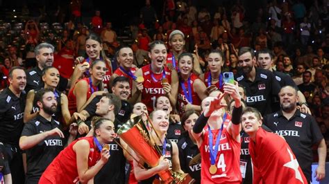 Turkish Team Wins Women’s Volleyball Championship – Despite Islamist Criticism | Balkan Insight