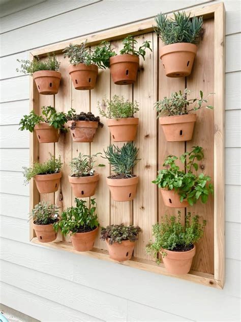 DIY Vertical Herb Garden – Love & Renovations