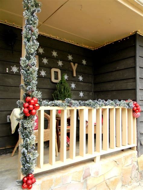 40+ Gorgeous Christmas Porch Decorations Transforming Your Entryway! – Cute DIY Projects ...