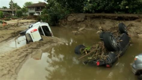 Raw: Hawaii Floods Recede, Leaving Damage Behind - YouTube