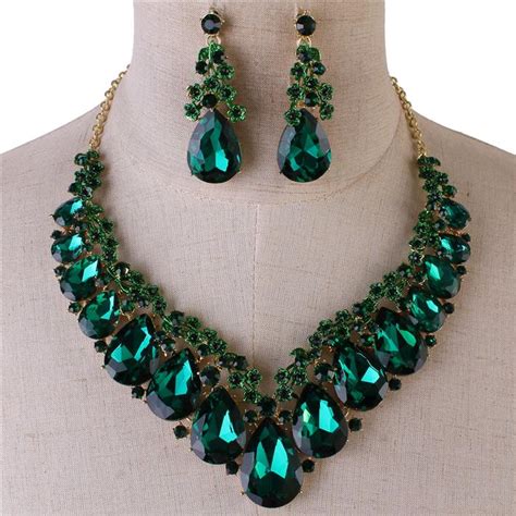 EMERALD GREEN TEARDROP GLASS NECKLACE SET – Glam Kandy Jewelry