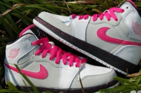 Air Jordan Retro 1 GS - White/Vivid Pink-Neutral Grey | Complex