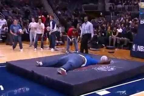 10 Painfully Funny Slam Dunk Fails