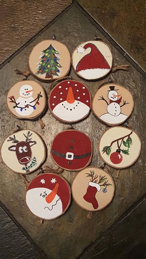 Wood Slice Christmas Ornaments | Yılbaşı süsleri, Noel elişleri, Noel dekorasyonları