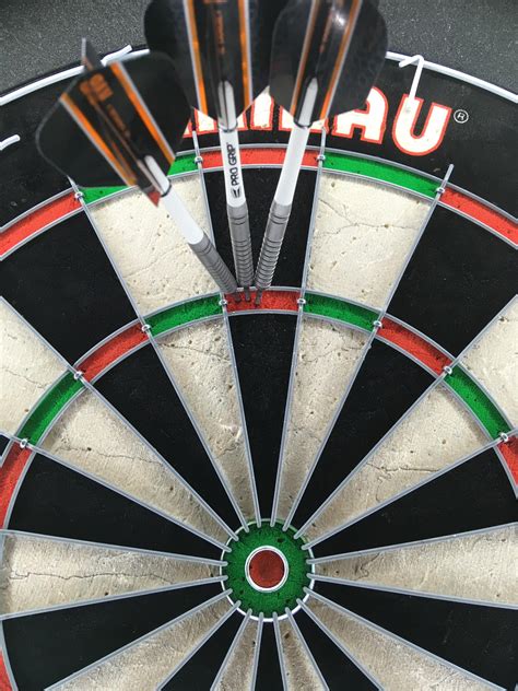 1 year and 10 days after throwing my first 180, I threw my 100th 180! : r/Darts