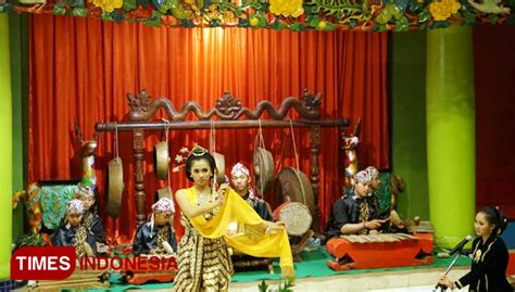 Tari Gambyong Hadir di Indonesian Cultural Dinning Series Hotel Tugu ...