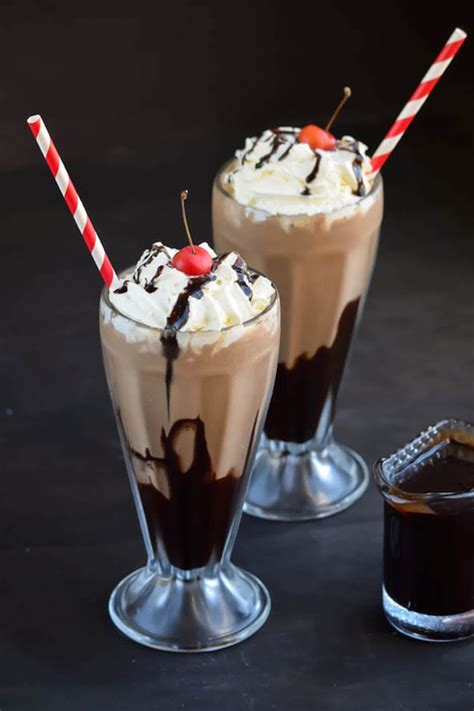 Easy Chocolate Milkshake Recipe Without Syrup | Deporecipe.co