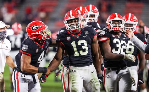 Georgia Football's Azeez Ojulari Set to Enter 2021 NFL Draft - Sports Illustrated Georgia ...